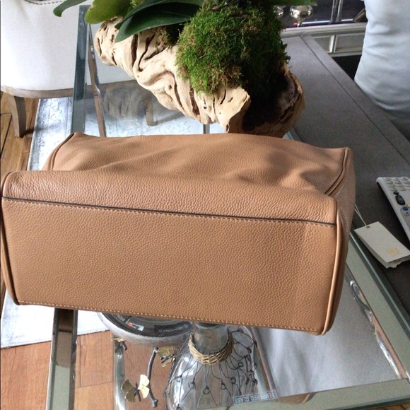 Tory Burch Women's Carter Slouchy Shoulder Hobo Leather Bag - Picture 3 of 8